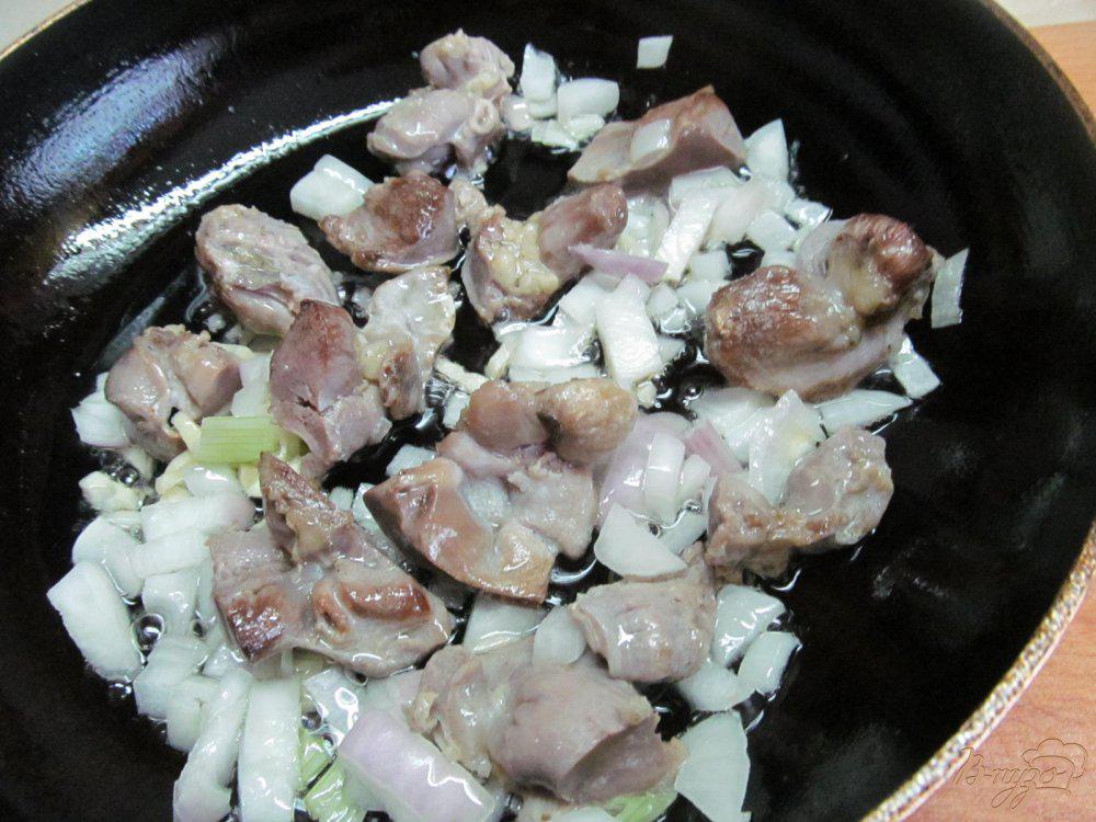 Куриные желудки жареные с луком на сковороде рецепт с фото