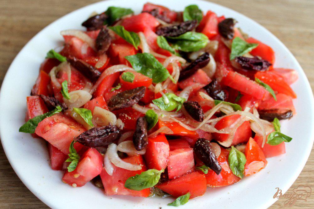 Салат начос с помидорами