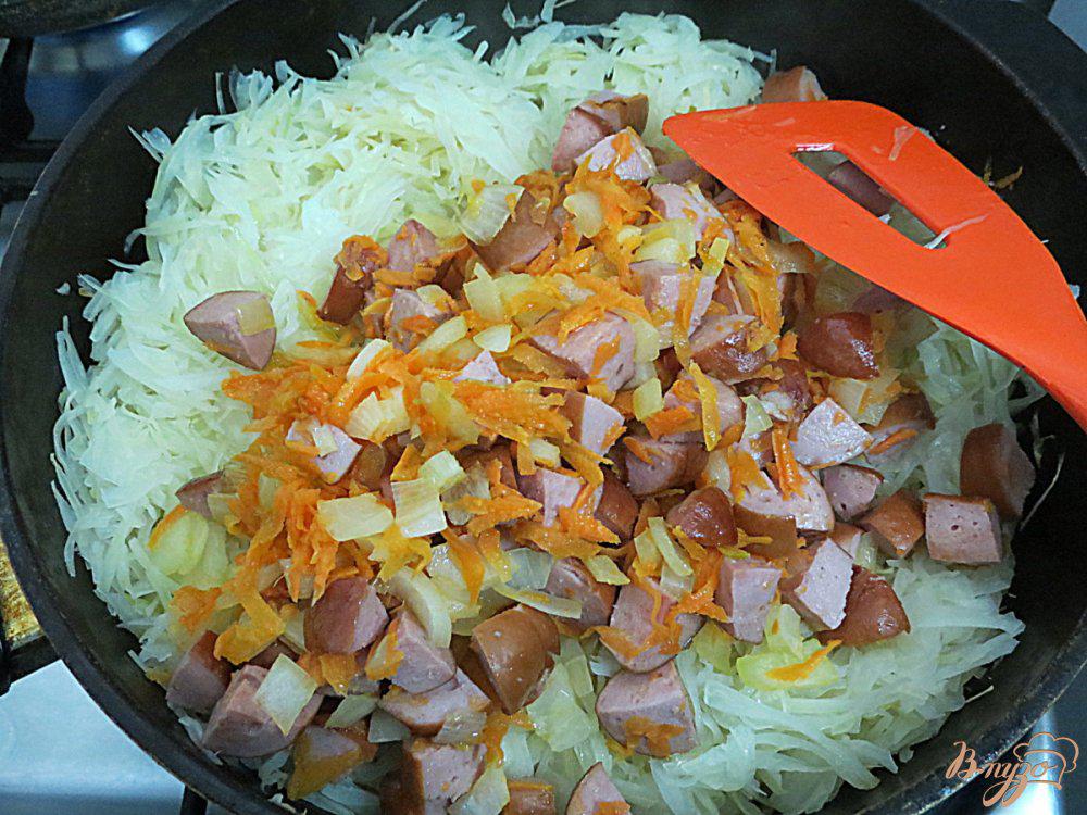 Тушеная капуста рецепт на сковороде с сосисками фото пошагово