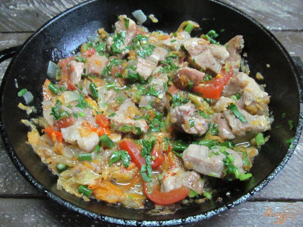 Мясо по абхазски. Курица по абхазски. Говядина по абхазски. Мясо по абхазски с овощами.