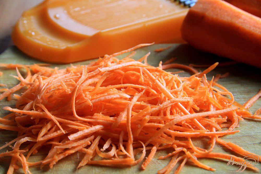 Как тереть морковь по корейски. Нож для корейской моркови. Как тереть морковь по корейски. Как тереть морковь по корейски. Морковь по-корейски.