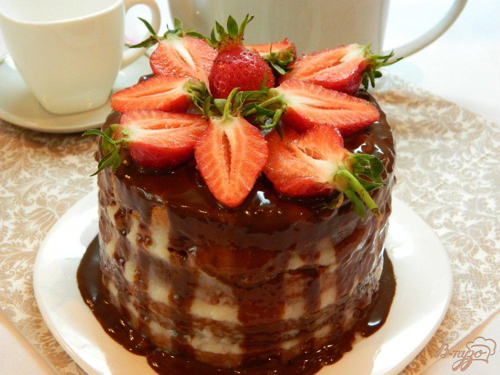 Бисквитный торт с заварным кремом и клубникой рецепт с фото
