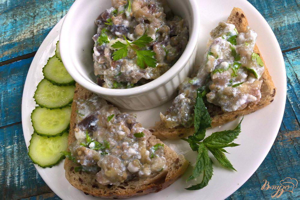 Намазка из баклажанов. Намазка из запеченных баклажанов. Баклажанная намазка на хлеб. Паштет из печеных баклажанов. Намазка из печеных баклажанов.