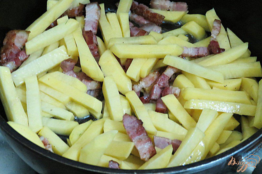 Жареная картошка с беконом на сковороде рецепт с фото