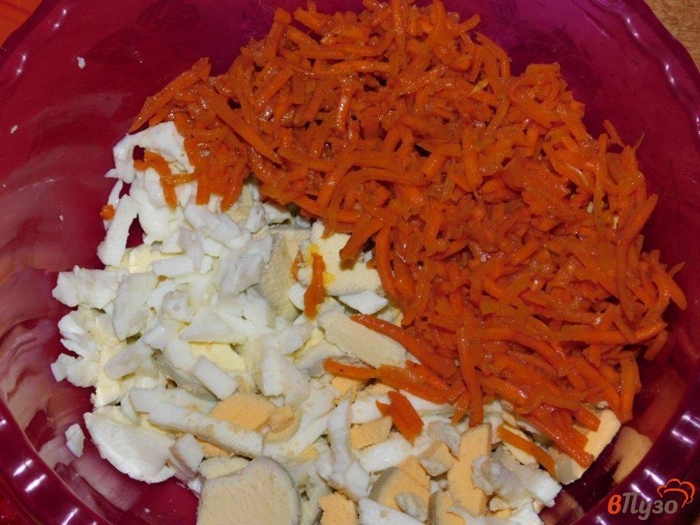 Курица морковь отварная. Салат с вареной морковью. Салат из отварной моркови. Салат с вареной морковью и яйцом. Салат морковь отварная яйцо.