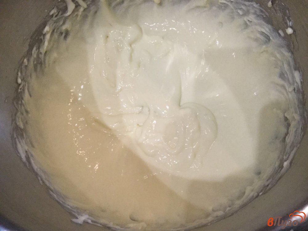 Если крем для торта получился жидким. Сливки для крема чиз. Крем чиз консистенция. Крем для торта из творожного сыра. Крем для торта с творожным сыром.