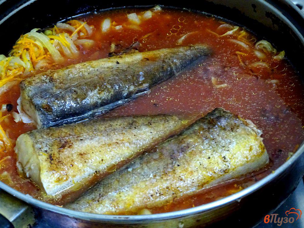 Рецепт хека с овощами. Рыба мерлуза как приготовить. Как приготовить рыбу хек. Как вкусно приготовить хек. Хек из рыбы рецепт.