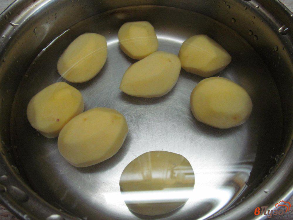 Картошка на сливочном масле на сковороде. Щечки со взбитым картофелем.