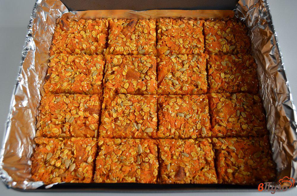 Рецепты квадратики. Печенье квадратики. Морковное печенье с курагой и семечками. Печенье с морковью и семечками. Печенье квадратики с семечками.