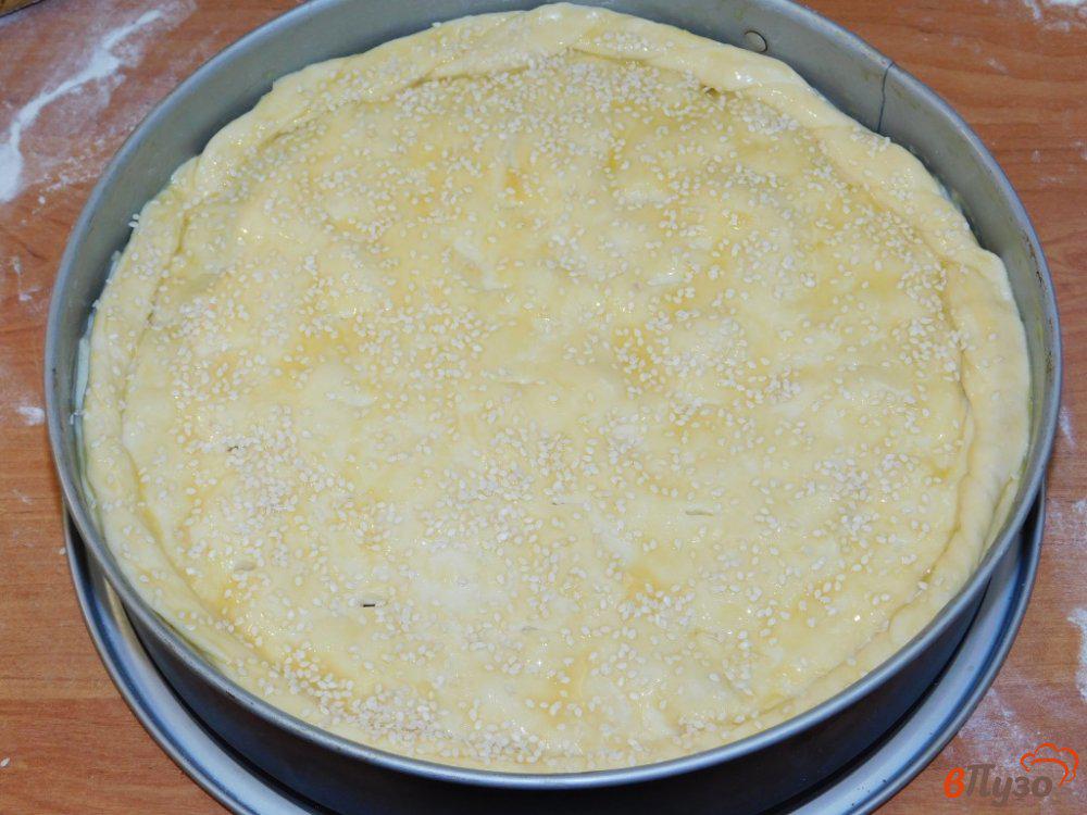 Тесто на кефире для пирога. Кефирное тесто для торта. Кефирный пирог кефирный пирог кефирное тесто. Тесто для пирогов на желтках.