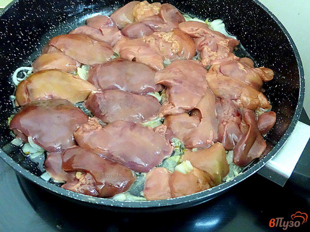 Куриная печень со сливками на сковороде рецепт с фото пошагово и луком