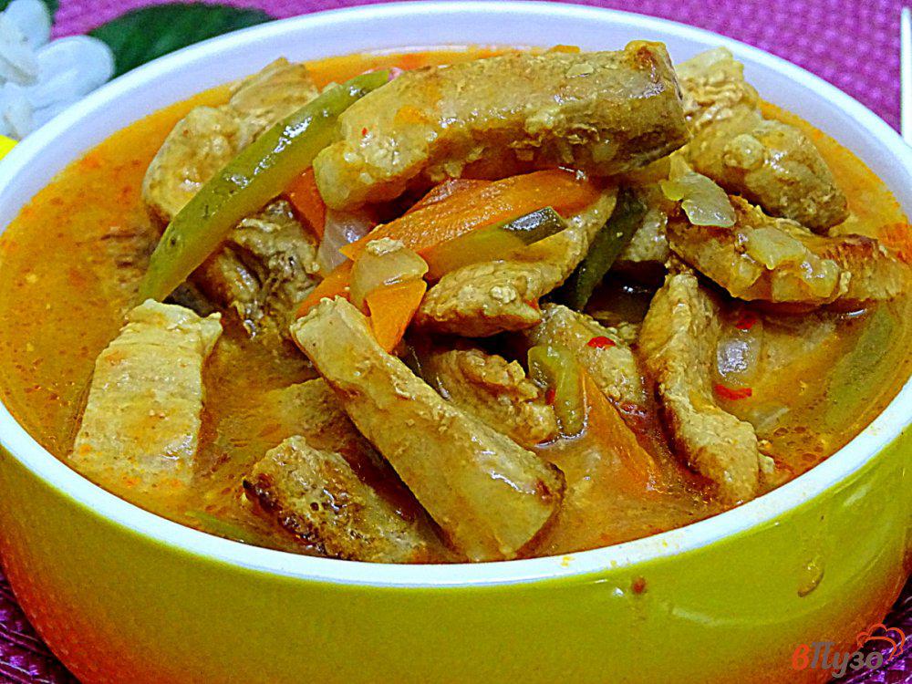 Свинина тушеная с солеными огурцами. Свинина тушеная с солеными огурцами. Почки свиные, тушеные с солеными огурцами. Азу из свинины. Азу из свинины.