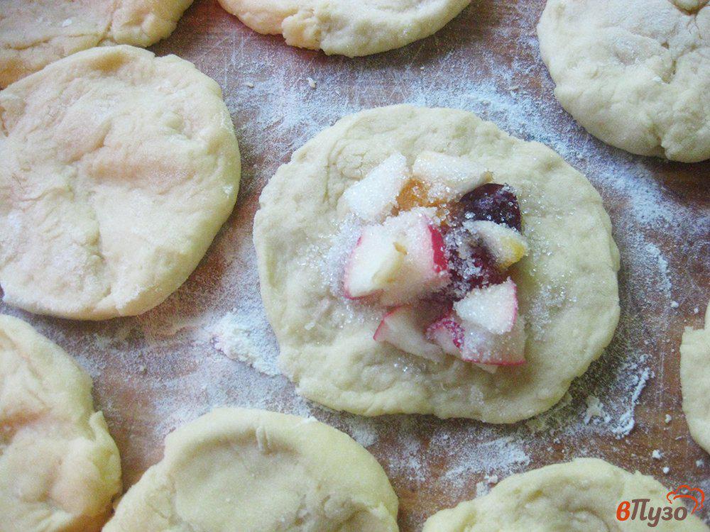 Пирожки со свежими яблоками жареные на сковороде рецепт с фото