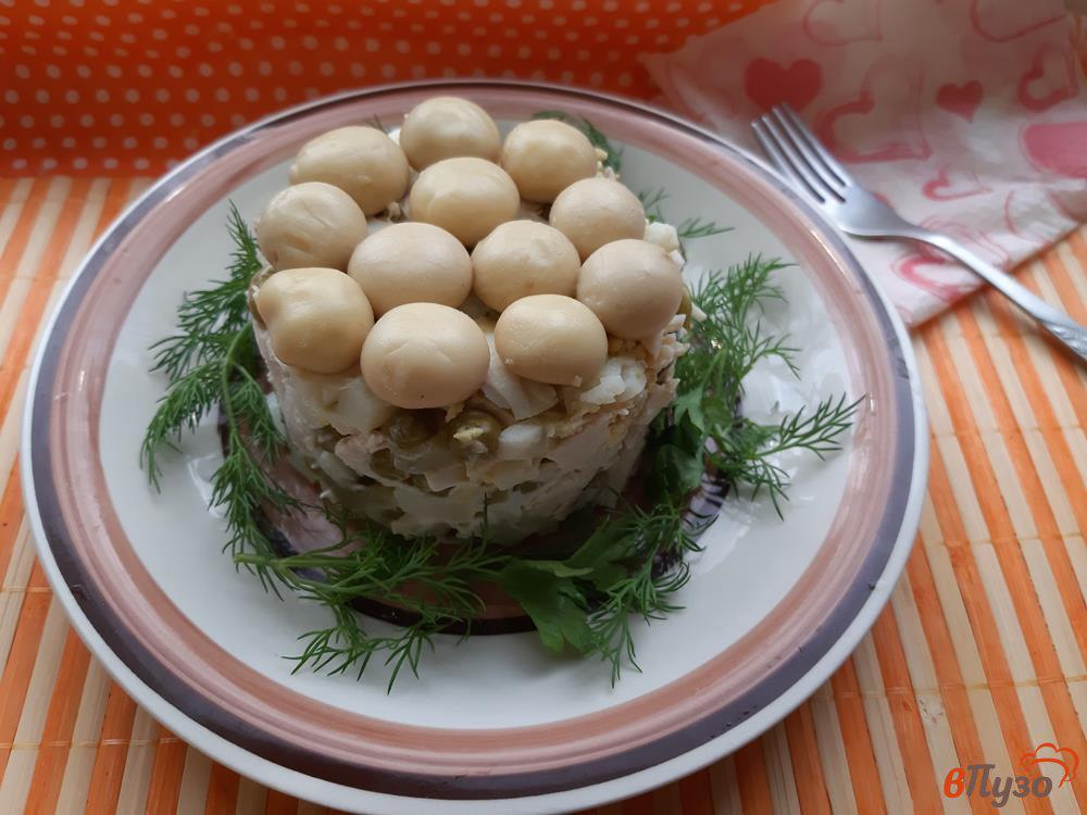 Рецепт грибной поляны пошагово. Салат Полянка с шампиньонами. Салат грибная Поляна фото. Салат грибочки на Поляне.