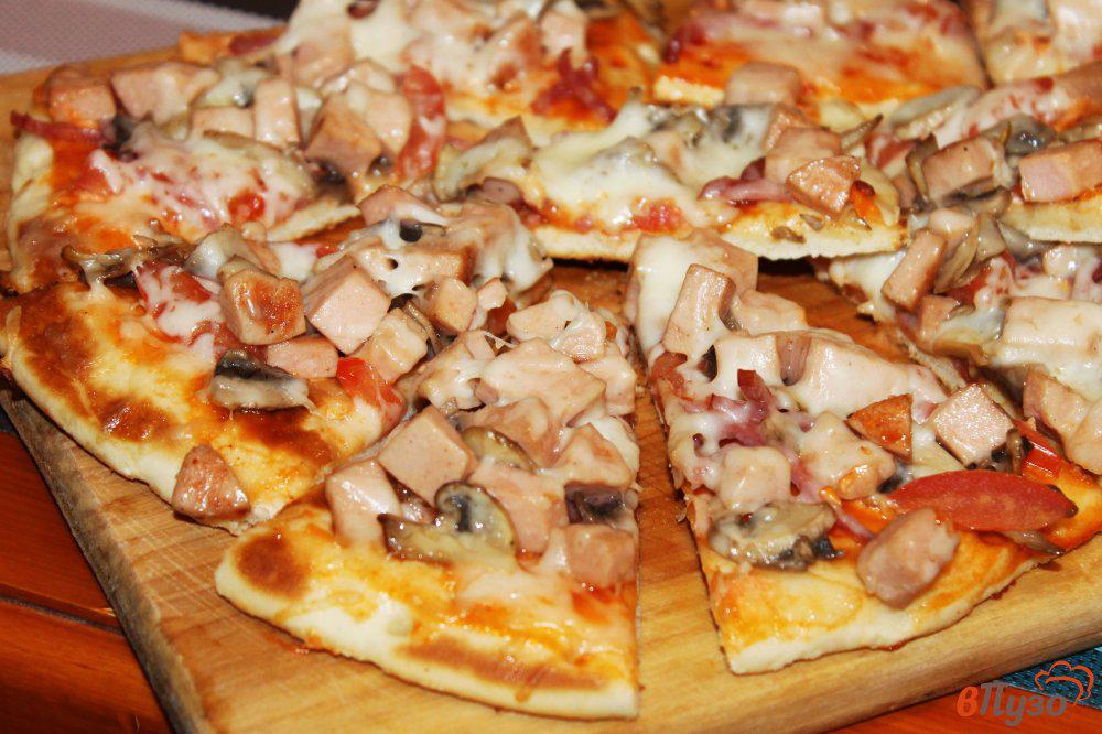 Пицца рецепт с колбасой и сыром рецепт с фото