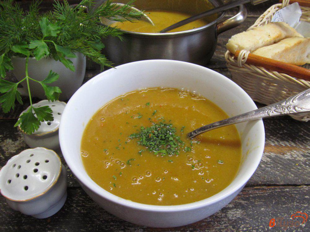Тыквенный суп с фасолью и помидорами