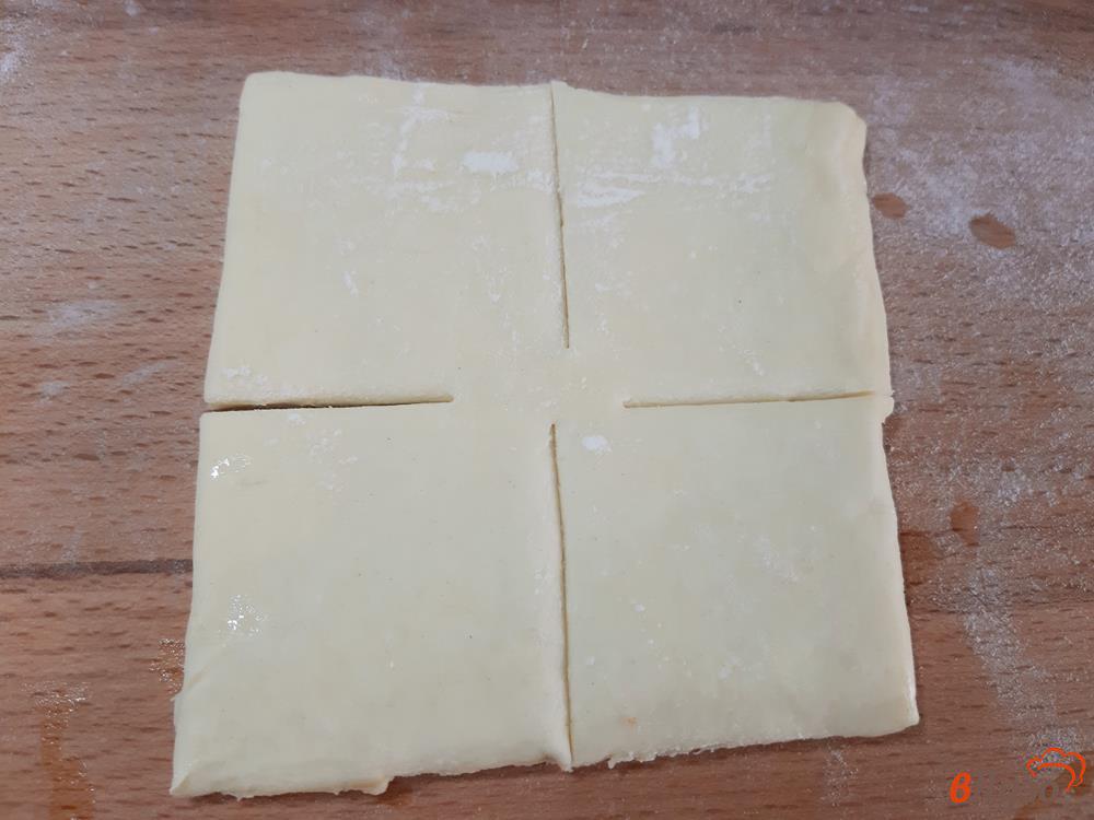 Слойки с адыгейским сыром из слоеного теста рецепт с фото