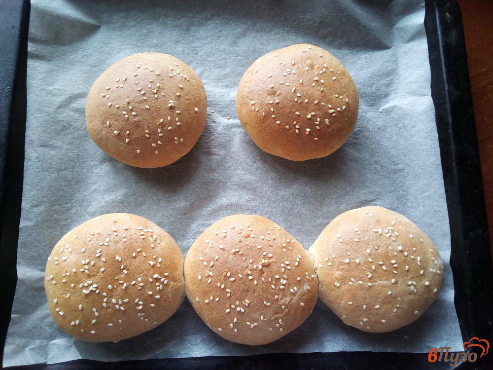 Плюшка из ржаной муки. Ржаная булочка для бургера. Булочка ржаная. Булочки из ржаной муки. Ржаные булочки для бургеров.