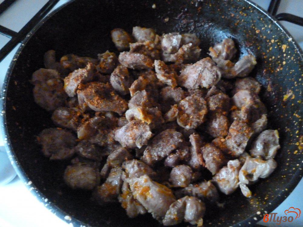 Сколько времени тушить куриные желудки на сковороде. Тушим желудки куриные на сковороде. как приготовить куриные желудки потушить. сколько тушатся желудки куриные на сковородке. как потушить желудки куриные в духовке в горшочках.