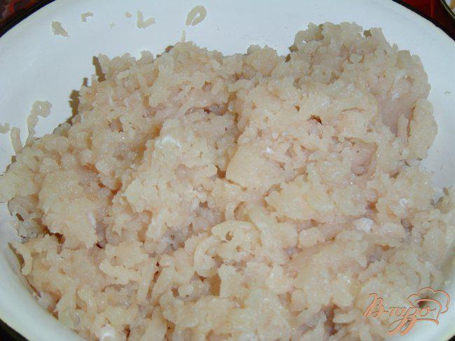 Рыбный фарш из щуки. Котлеты из щуки. Котлеты из щуки с салом. Фарш из щуки. Биточки из щуки.