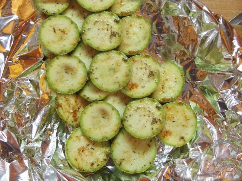 Кабачки запеченные в духовке. Фаршированные кабачки с сыром в духовке. Кабачки цукини в духовке. Кабачки с сыром. Что можно запечь в кабачке.