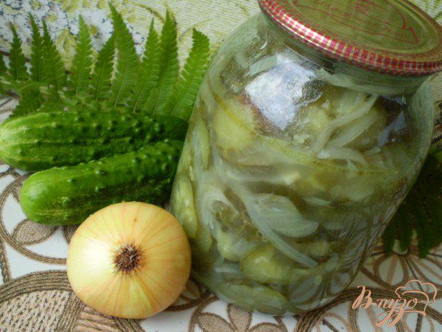 Огурцы с репчатым луком на зиму. Огурцы с репчатым луком на зиму. Салат огурцы с луком на зиму. Огурчики по тираспольски. Салат из огурцов нежинский без стерилизации.