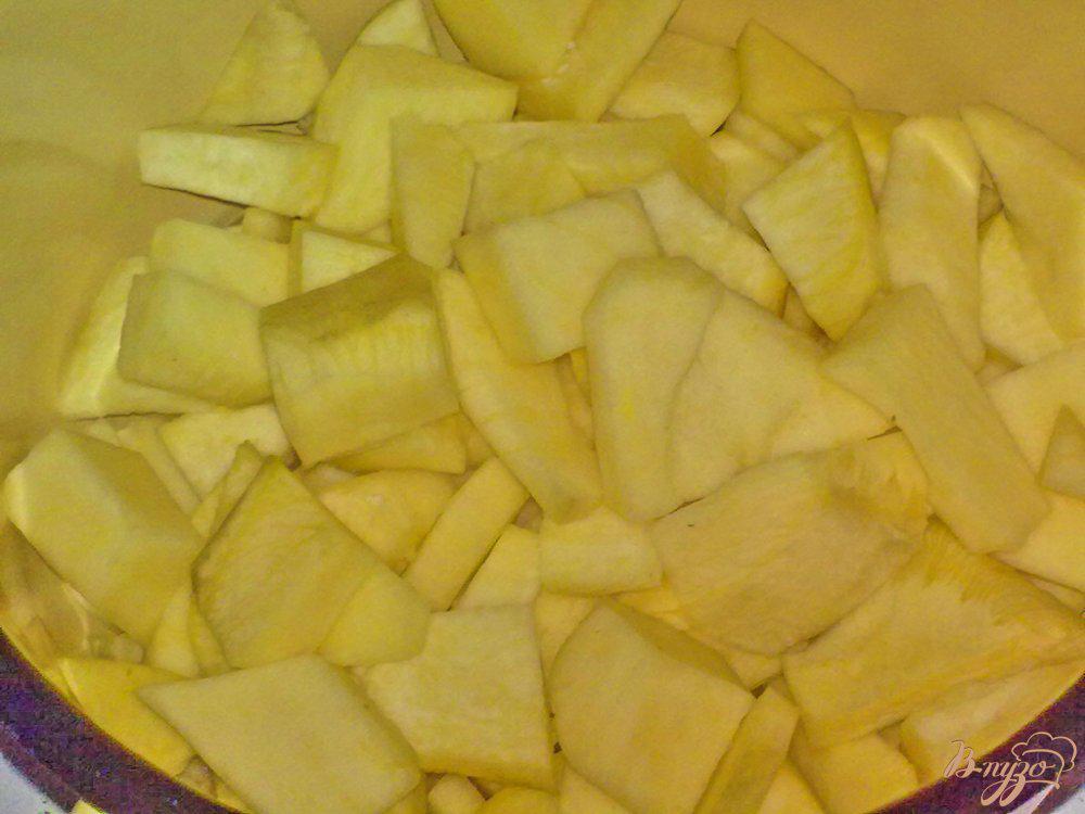 картошка тушеная с шампиньонами в кастрюле