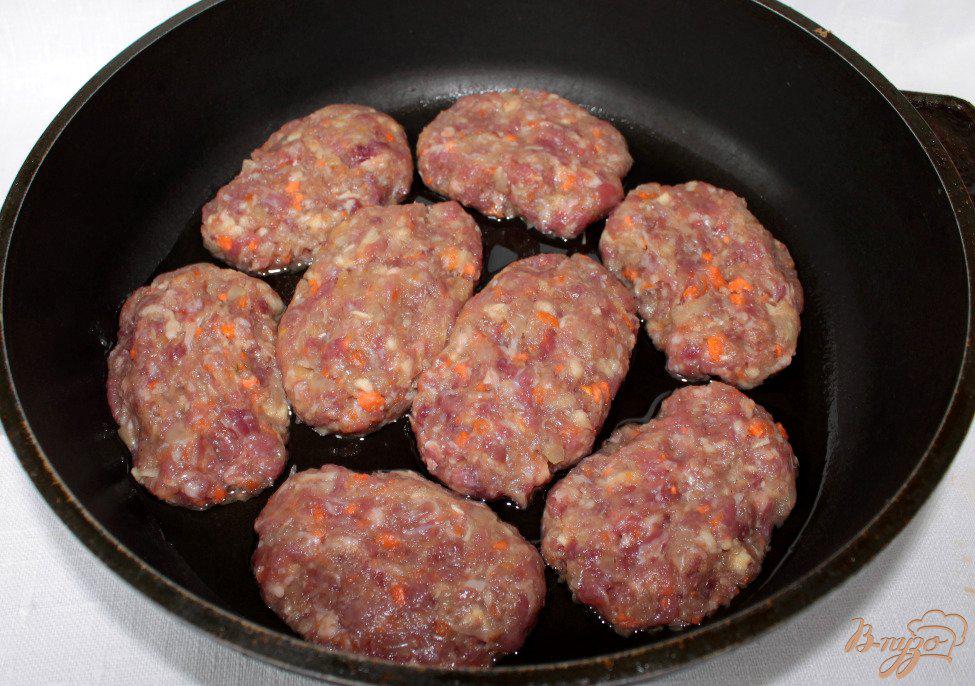 Биточки из говядины рецепт. Биточки из свинины и говядины. Биточки из говядины рецепт. Котлеты свино говяжьи. Котлеты говяжьи.