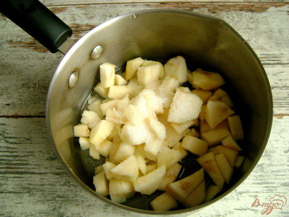 Как сделать начинку из яблок для пирожков. Яблоки тушеные в мультиварке. Тушёные яблоки рецепт в кастрюле. Как потушить яблоки в кастрюле. Репа тушеная с яблоками и изюмом фото.