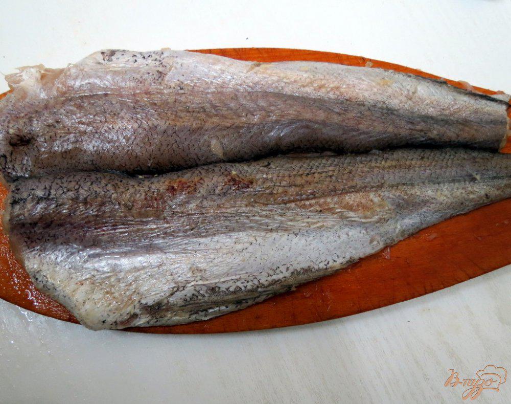 Хек жареный. Хек дары моря. Хек запеченный в духовке в фольге. Хек тушка рецепты. Хек рыба.