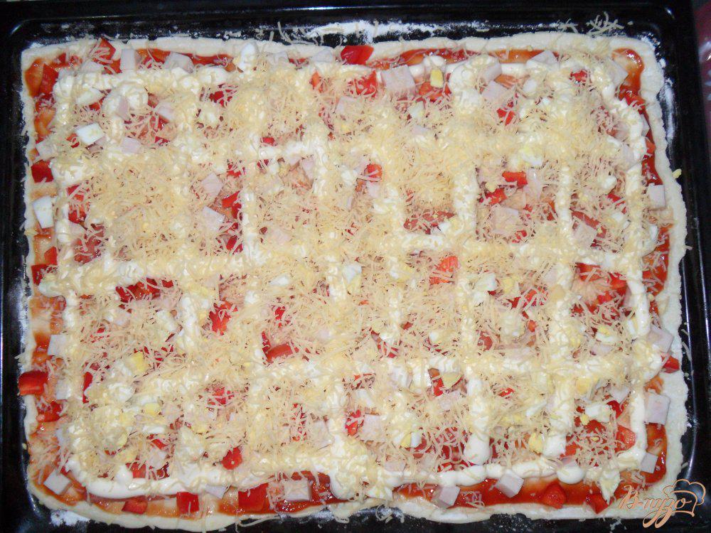 Пицца на сковороде на слоеном тесте