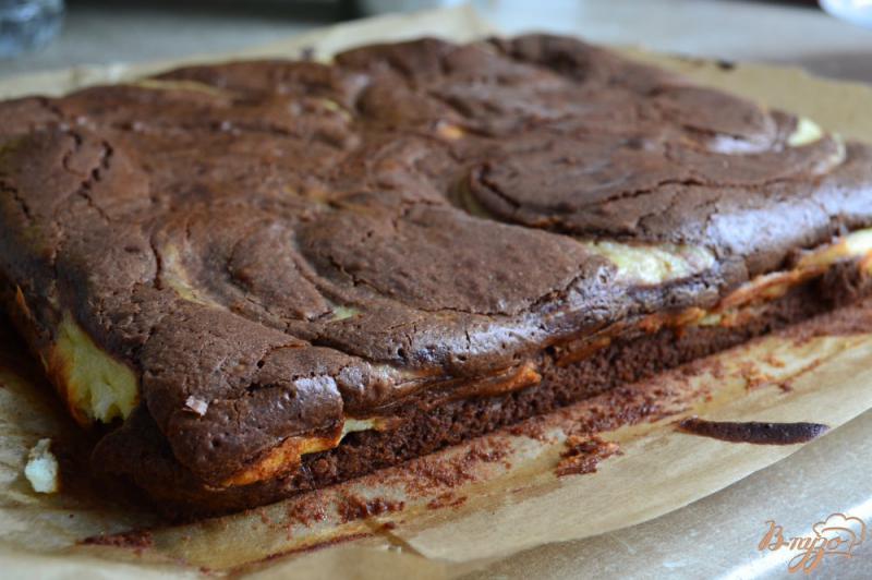 Фото приготовление рецепта: Шоколадный пирог с рикоттой шаг №10