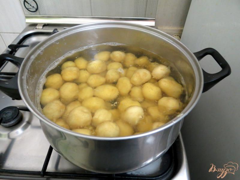 Фото приготовление рецепта: Шашлык из молодого картофеля шаг №2