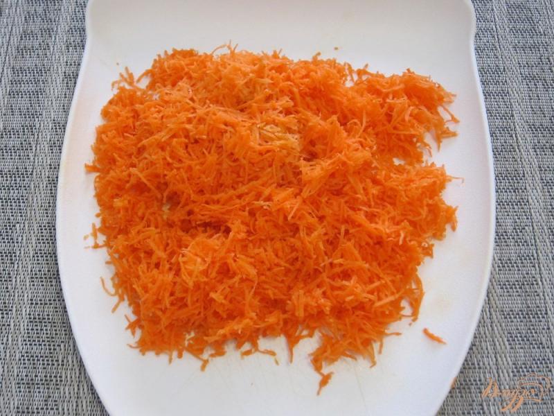 Фото приготовление рецепта: Картофель с морковью и луком шаг №4