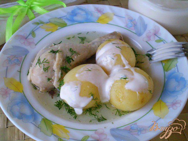 Фото приготовление рецепта: Молодой картофель с мясом и сметаной шаг №5