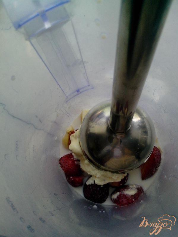Фото приготовление рецепта: Домашнее мороженое «Пломбир» в мороженице шаг №5