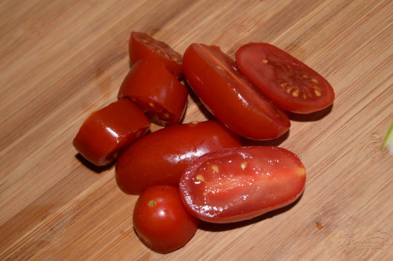 Фото приготовление рецепта: Сицилийский салат с помидорами и оливками шаг №3