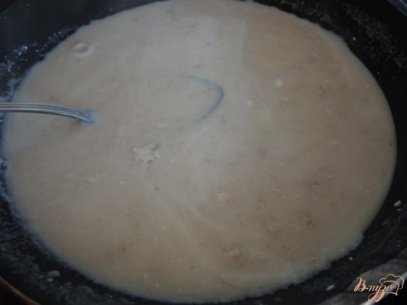 Фото приготовление рецепта: Телятина в сметанном соусе шаг №10