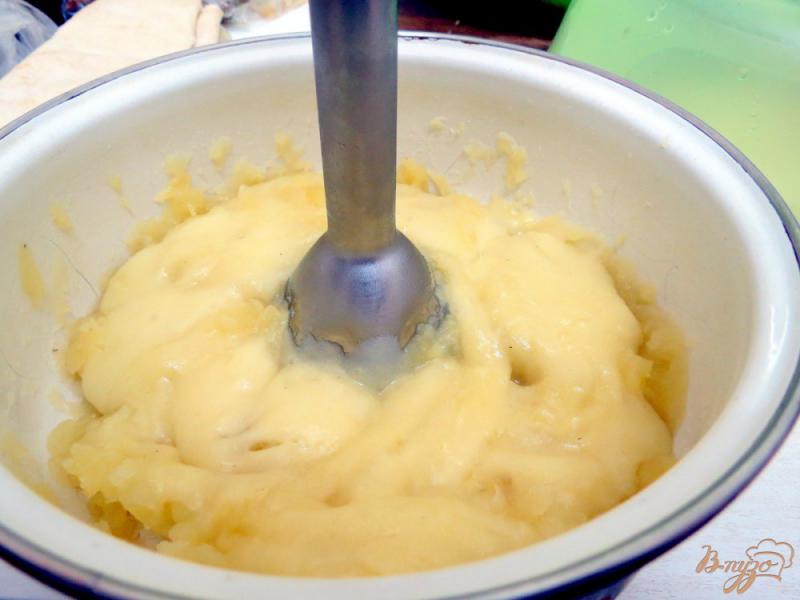 Фото приготовление рецепта: Суп с лисичками шаг №6