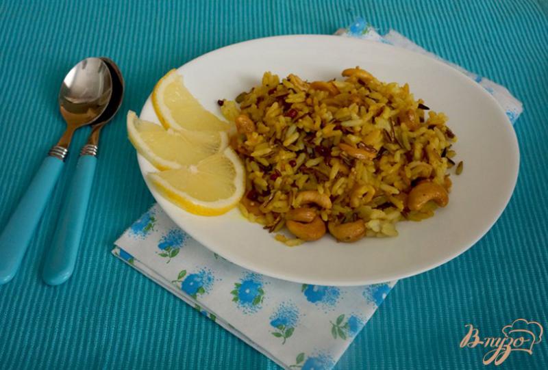 Фото приготовление рецепта: Лимонный рис с орехами шаг №7