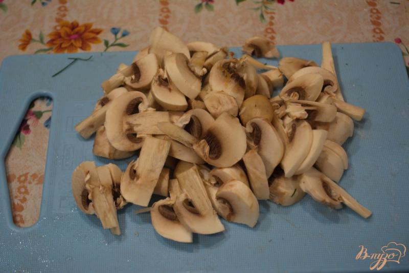 Фото приготовление рецепта: Запеканка из макарон с грибами и сыром шаг №3