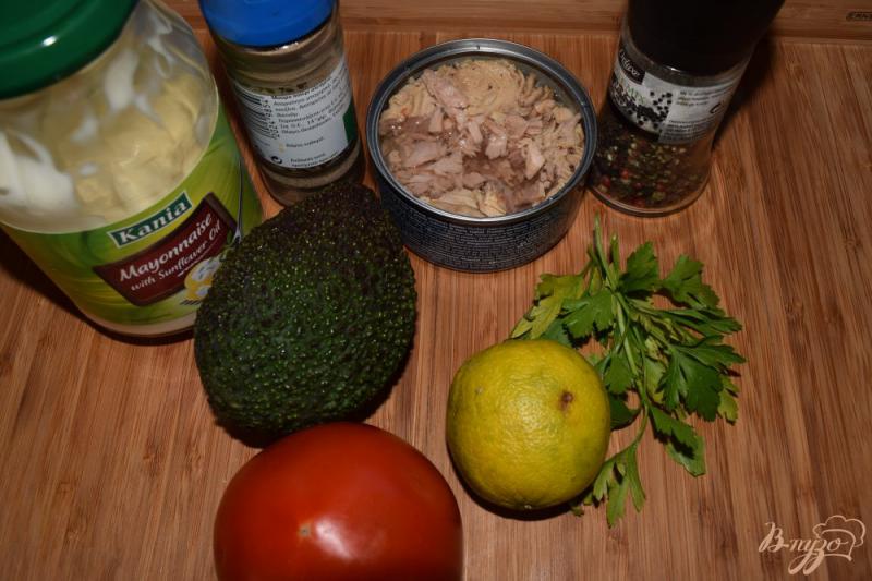 Фото приготовление рецепта: Веррины с тунцом и муссом из авокадо шаг №1