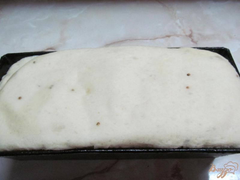 Фото приготовление рецепта: Хлеб на кислом молоке с манкой шаг №9