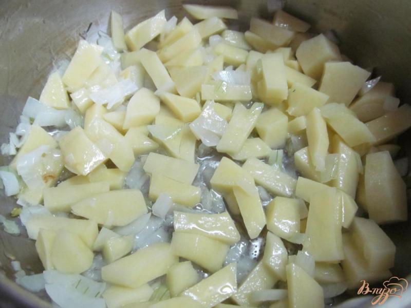 Фото приготовление рецепта: Суп-пюре с фрикадельками и шпинатом шаг №2