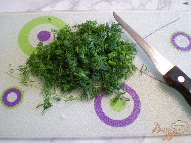 Фото приготовление рецепта: Салат из капусты и крабовых палочек шаг №5
