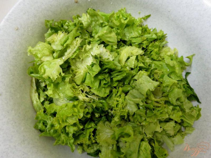 Фото приготовление рецепта: Зелёный витаминный салат шаг №4