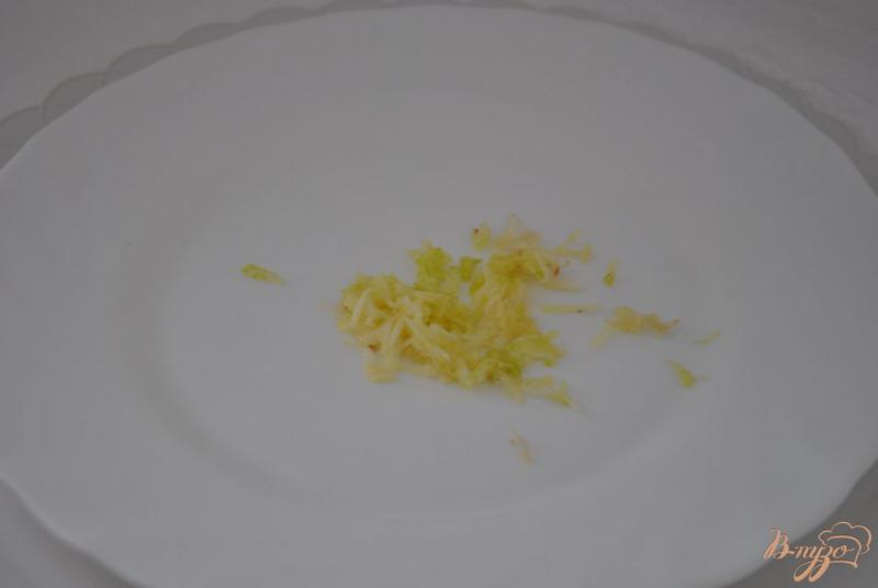 Фото приготовление рецепта: Салат с макаронами и сырыми шампиньонами шаг №6