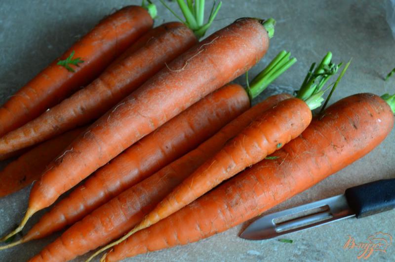 Фото приготовление рецепта: Гарнир из моркови со стручковой фасолью шаг №1