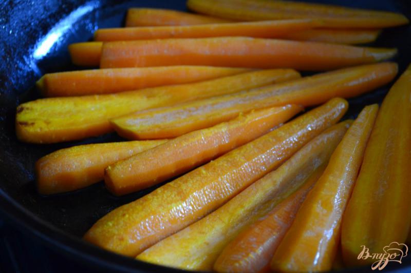 Фото приготовление рецепта: Гарнир из моркови со стручковой фасолью шаг №3