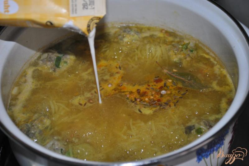 Фото приготовление рецепта: Крем-суп с фрикадельками шаг №13